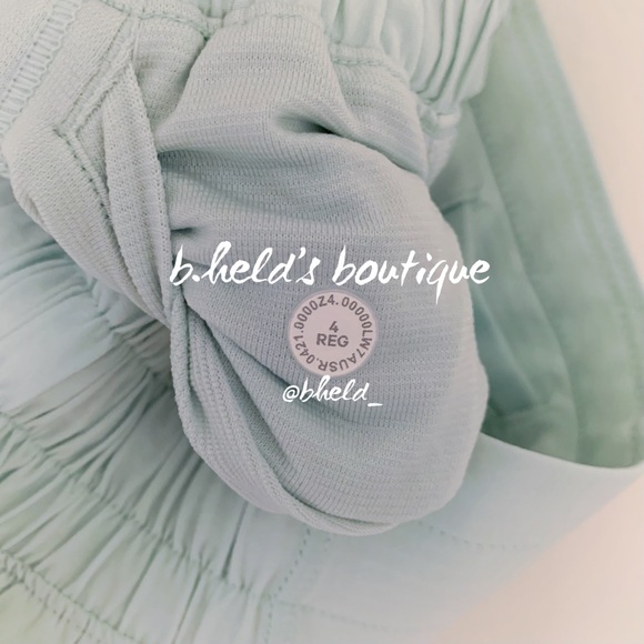 lululemon Hotty Hot Low-Rise Lined Short 2.5" in Delicate Mint Size 4 New NWT - Picture 6 of 16